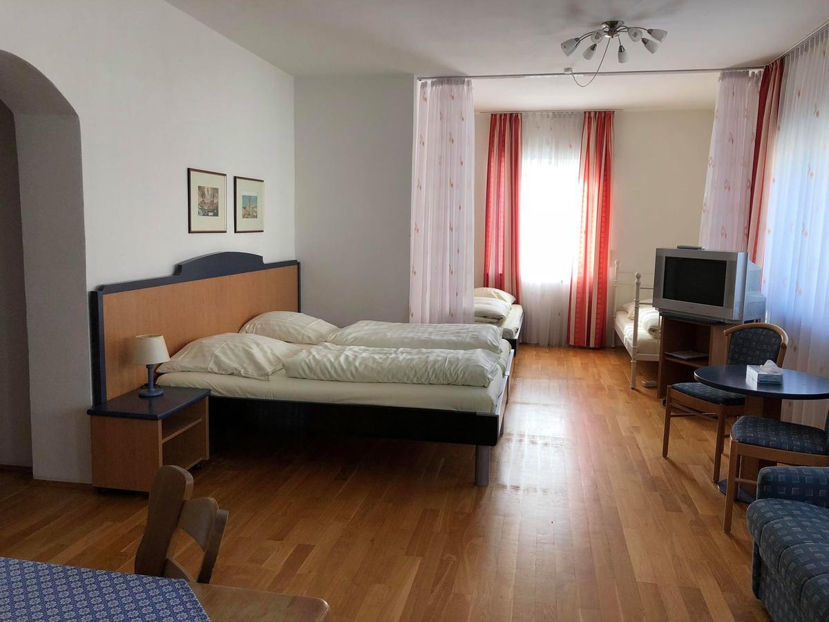Hotel Gaeubodenhof Straubing Exteriör bild
